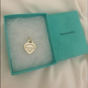 Return to Tiffany’s heart pendant